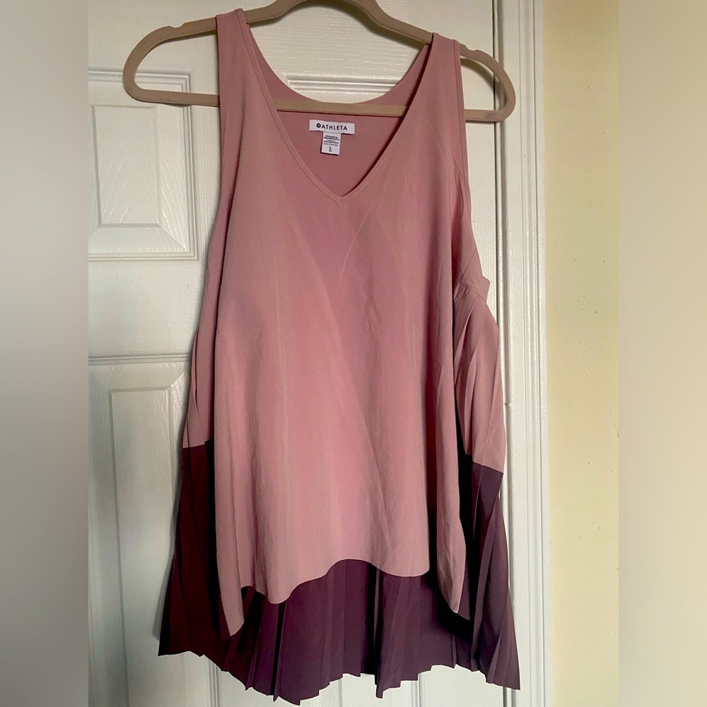 Athleta NWT swing forward pleated tank